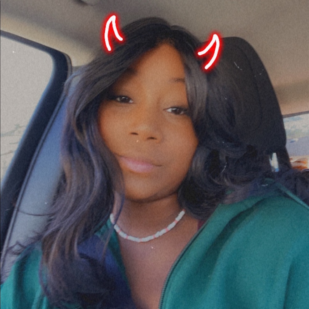 Meet your Posher, Elissa